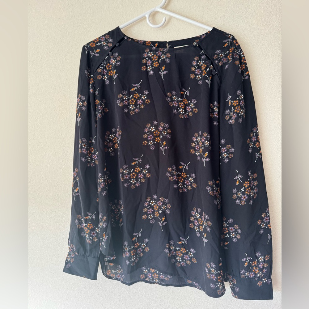 Loft Chiffon Blouse w/ Smoll Button Detail